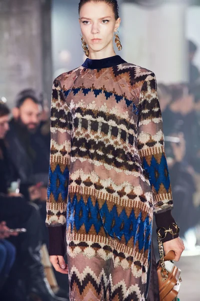 Look 23